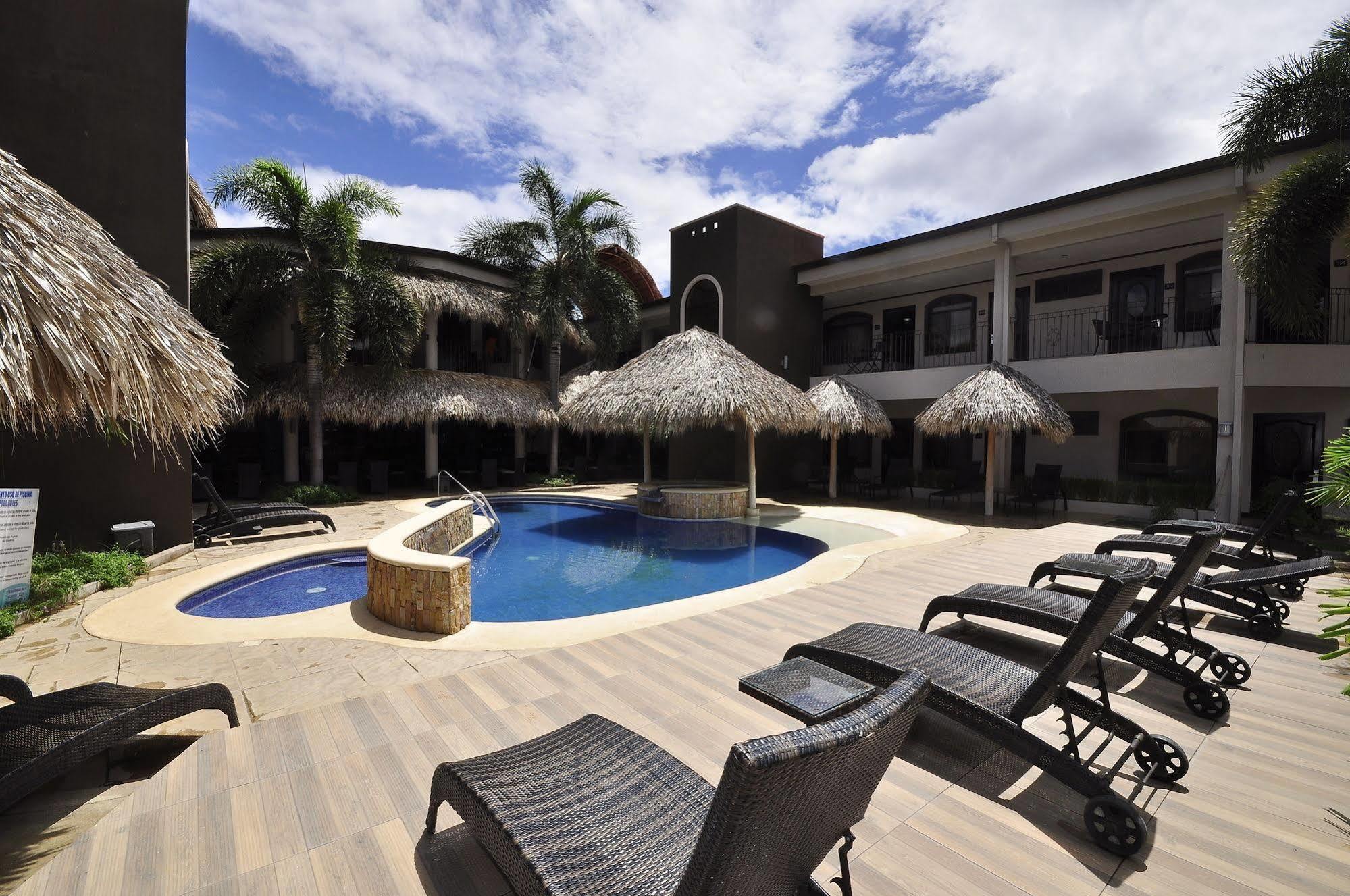 Hotel Colono Beach Coco Bagian luar foto
